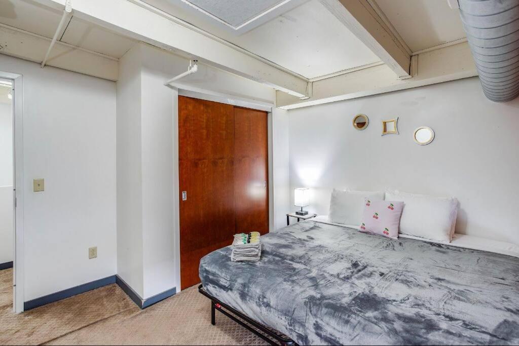 Centric Modern Loft W/ King Beds Apartment Rochester Luaran gambar