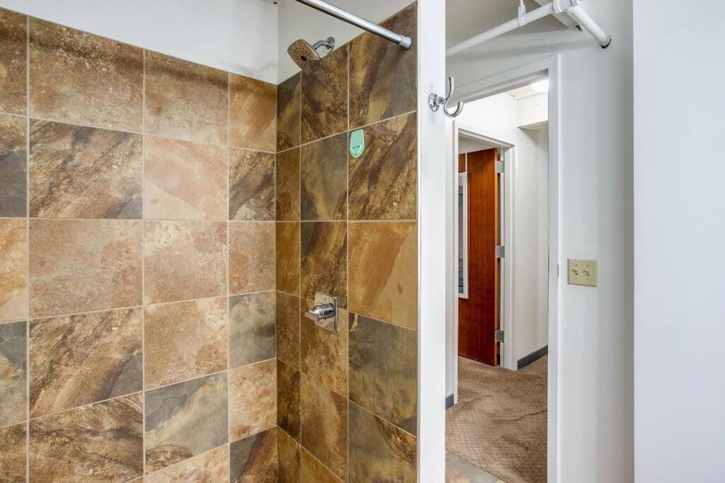 Centric Modern Loft W/ King Beds Apartment Rochester Luaran gambar