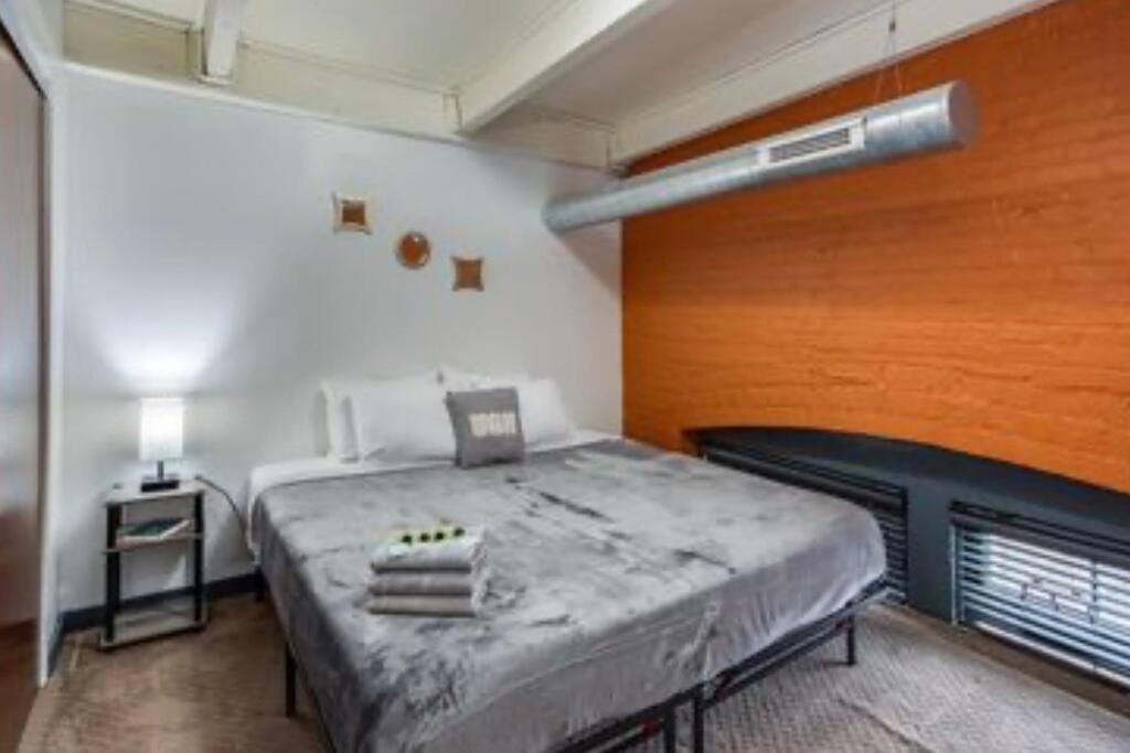 Centric Modern Loft W/ King Beds Apartment Rochester Luaran gambar